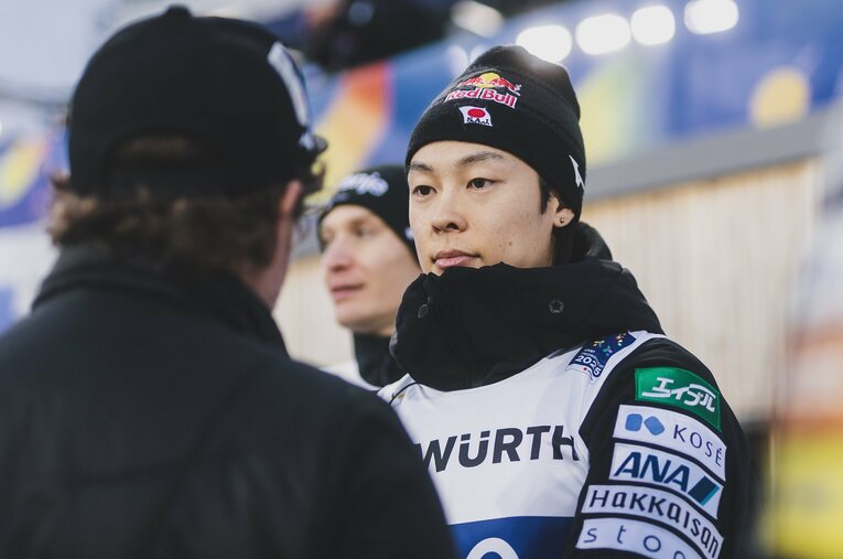 3月8日ノルディックスキー世界選手権・男子ジャンプ個人ラージヒルでノルウェー代表の不正が発覚し、繰り上げで表彰台に上がった小林陵侑 ／ photograph by JIJI PRESS