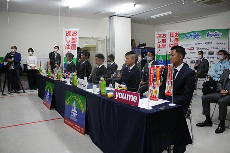ドラフト会見密着！ 広島ドラ5・行木俊＆巨人育成・戸田懐生は安堵、指名漏れ3人は…独立L徳島の悲喜(2)