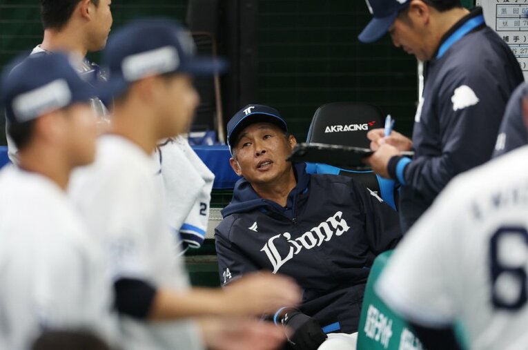 就任2年目の西口文也監督のもと、逆襲のシーズンが始まる ／ photograph by JIJI PRESS