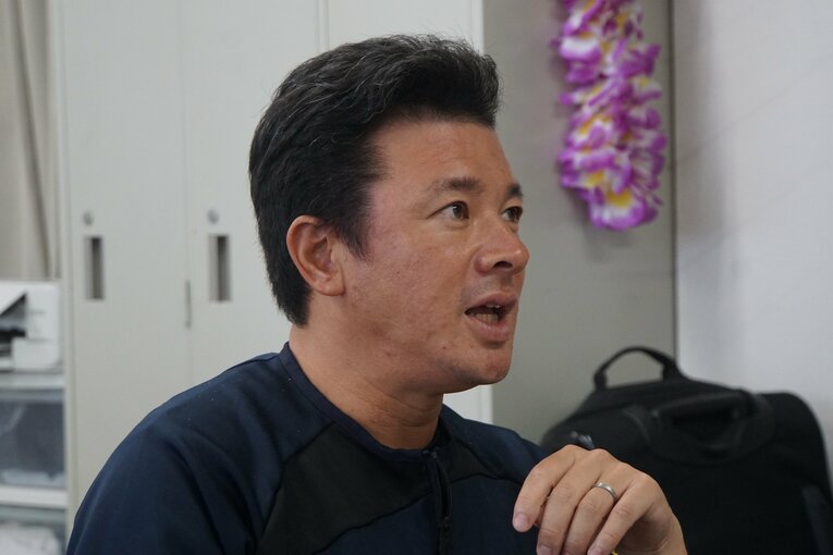 ドラフト前日に取材に応じた須江監督　©Kei Nakamura