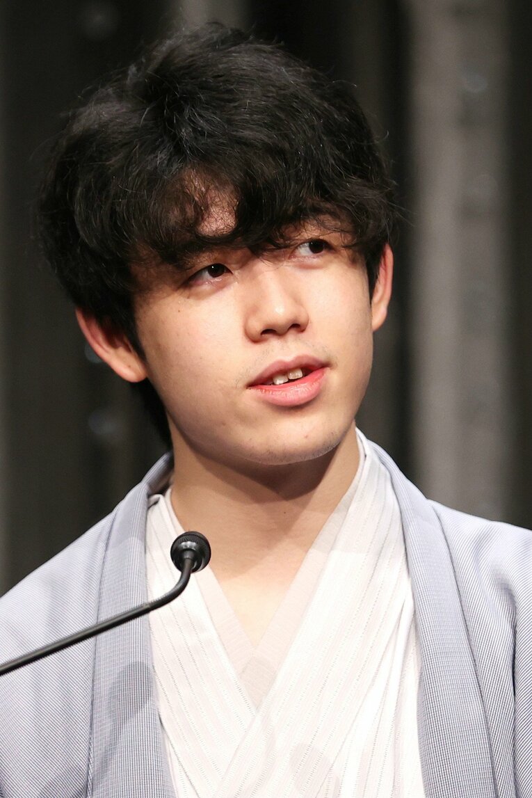 二冠を達成した際の藤井　©JIJI PRESS