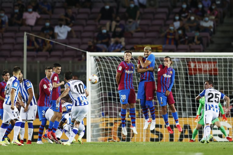 “メッシが去ったバルサとカンプノウ初戦”はどんな雰囲気だったか… 背番号10のファンと「前半10分のメッシコール＋ブーイング」〈現地撮影〉(40)