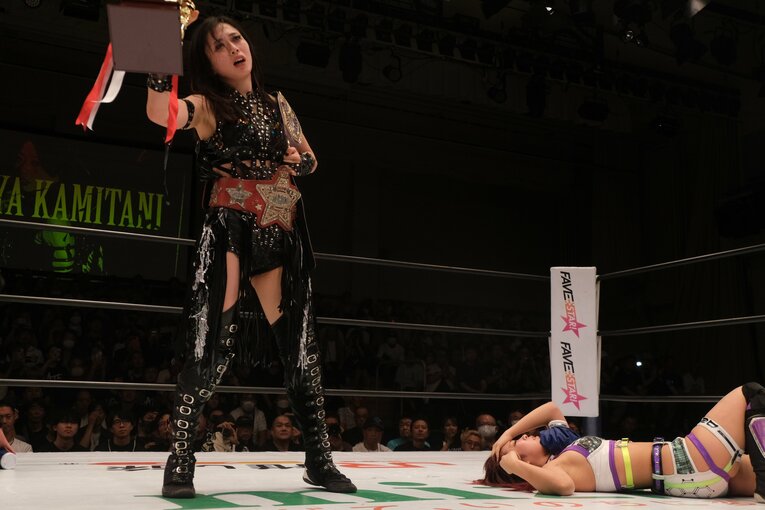 無料中継でも話題を集めた上谷沙弥vsAZM（9月27日）　©Norihiro Hashimoto