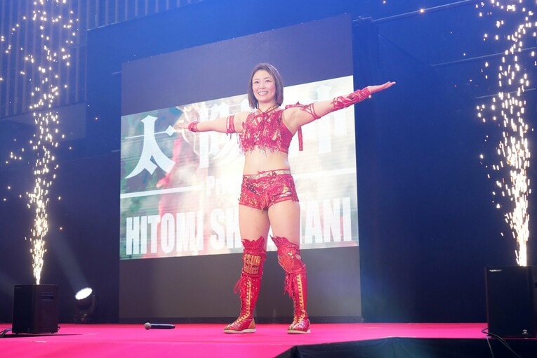 ファンに応えるSareee　©Essei Hara