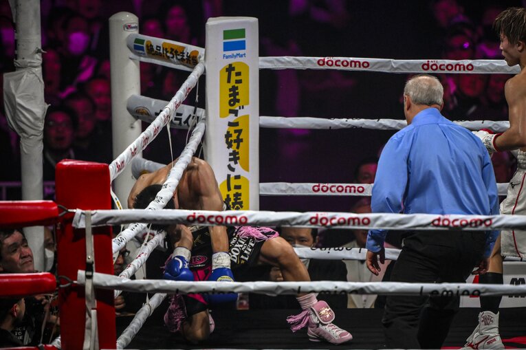 井上尚弥vs.キム・イェジュン。KOパンチの決定的瞬間（4枚目／全6枚） ／ photograph by Takuya Sugiyama