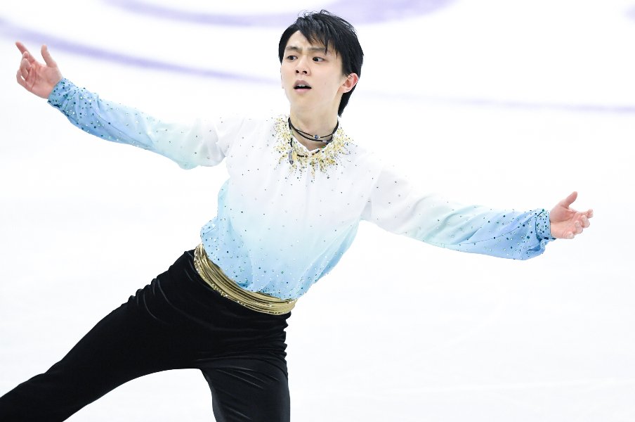 世界的ピアニスト反田恭平27歳、“同学年”羽生結弦の美しさを語る「同じ年なのでちょっと悔しいな」「羽生選手はショパンを理解している」<Number Web> photograph by Asami Enomoto
