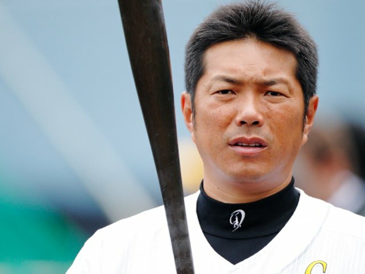 全てを賭けて積み重ねた 小久保裕紀の00本 満身創痍で 偉業 達成へ プロ野球 Number Web ナンバー