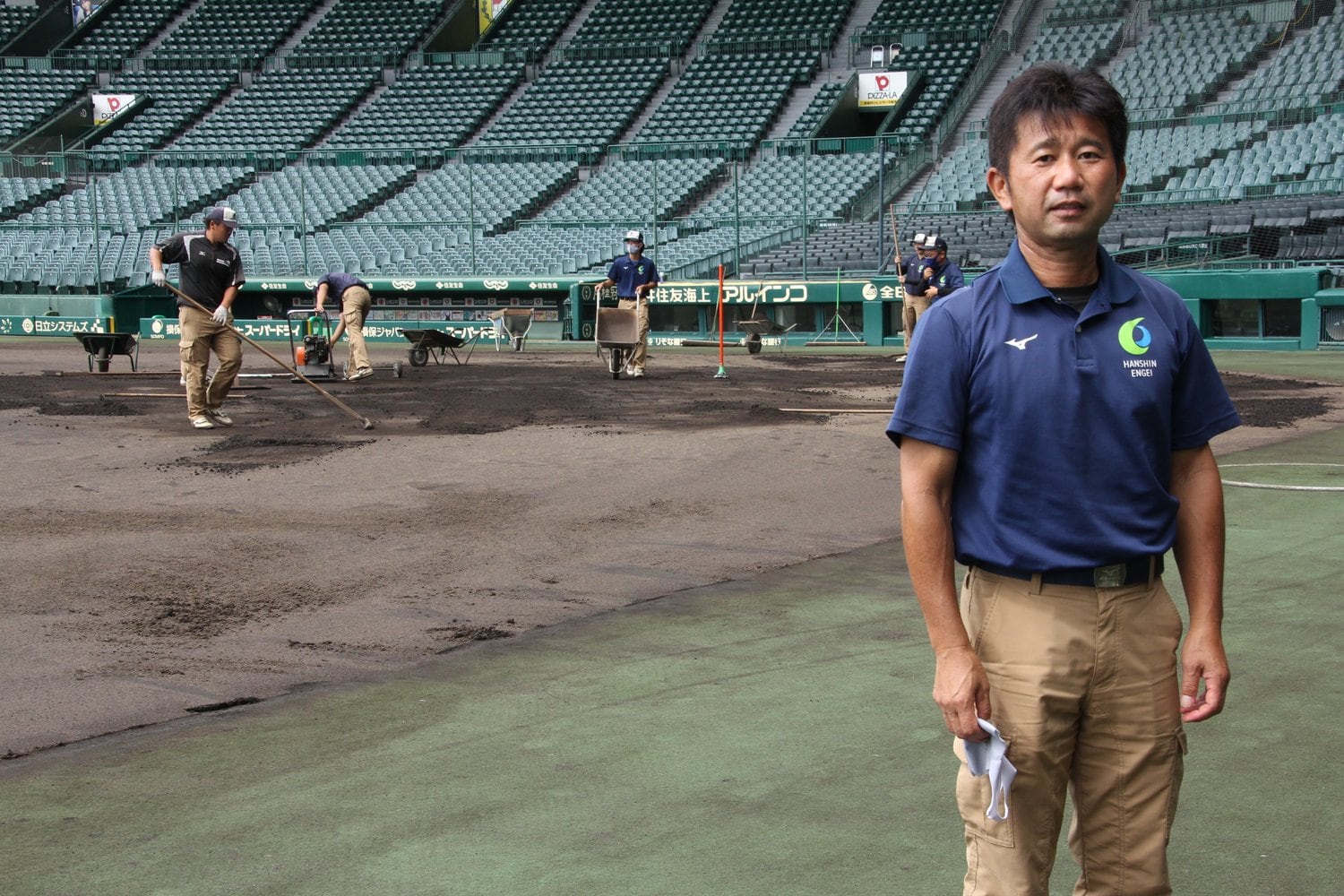 甲子園球場の整備について説明してくれた金沢さん