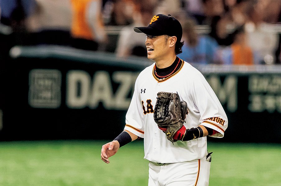 「1年でも長く、野球をやりたい」亀井善行の凄みは守備にあり。＜Number Web＞ photograph by Kiichi Matsumoto