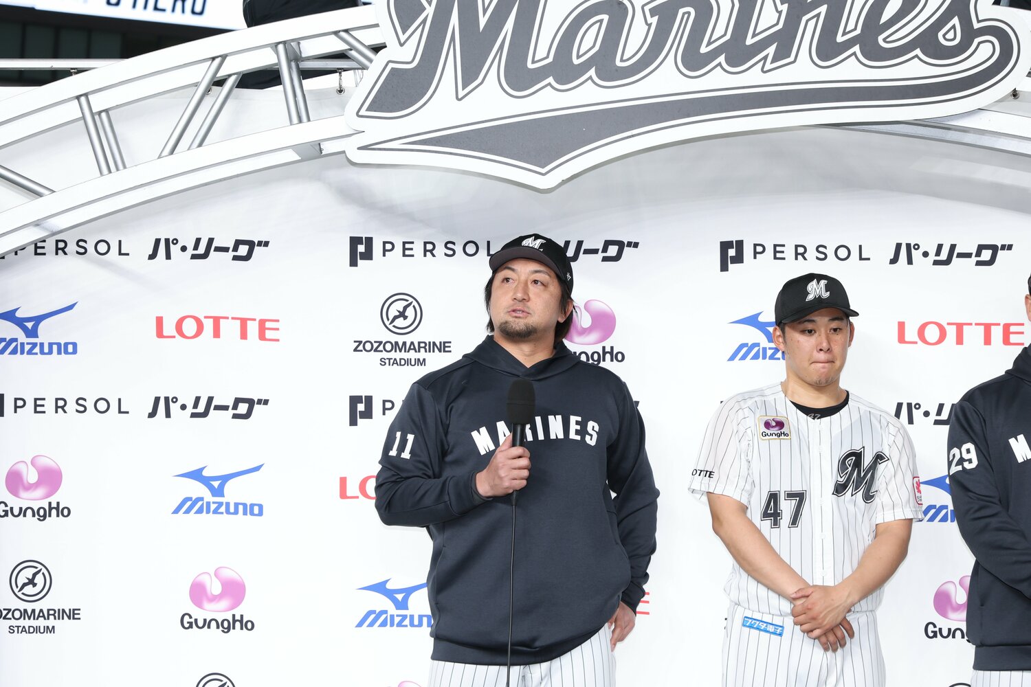 お立ち台で自らの想いをファンに伝えた澤村　©︎Chiba Lotte Marines