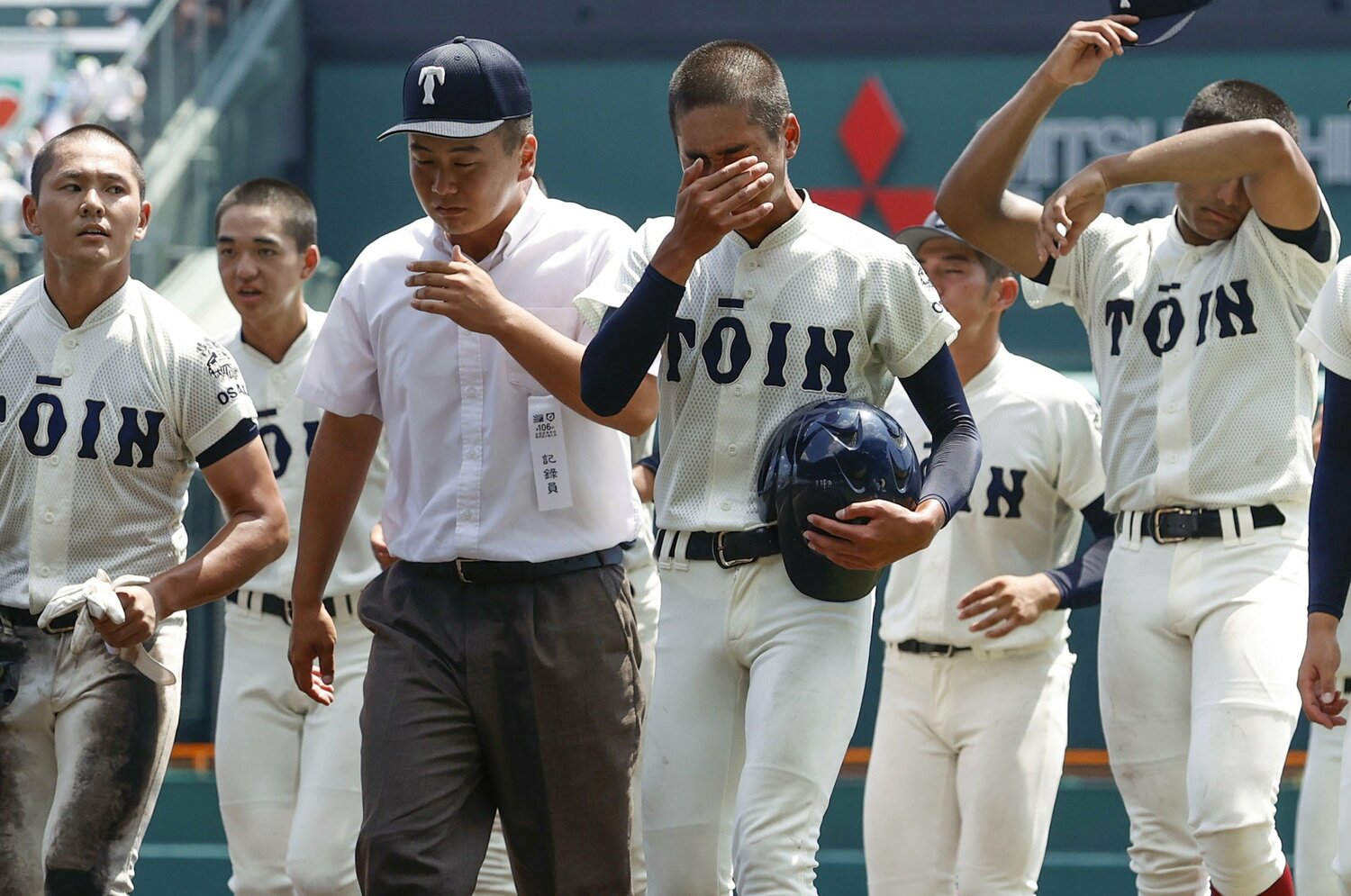 ざわつく甲子園スタンド「大阪桐蔭ムチャ打つやろね」が裏切られた日…高校野球“番狂わせ”の新常識「なぜ超名門校は110キロ台“遅いピッチャー”が苦手？」＜Number Web＞ photograph by KYODO