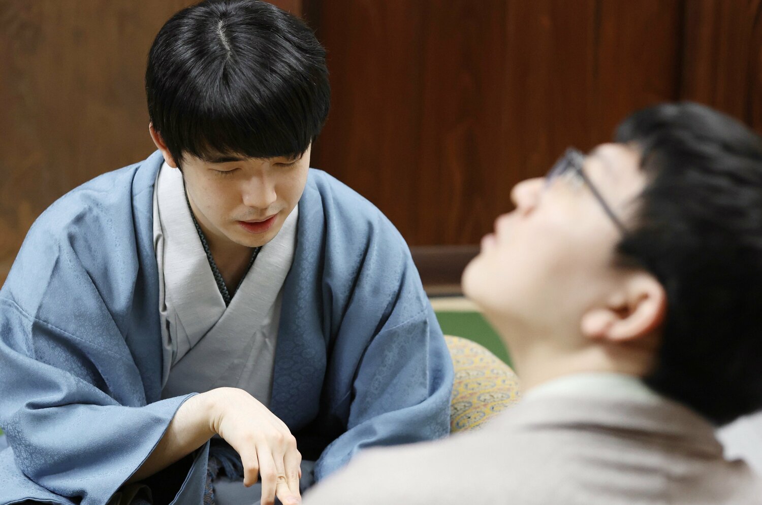 「藤井なら驚かないですね」師匠が笑い、強すぎる王将・藤井聡太は「充実感」、「どこが勝負所か」と永瀬拓矢は嘆くも…名人戦が楽しみなワケ<Number Web> photograph by JIJI PRESS