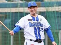 生え抜きスターが監督に。野村謙二郎が見せた潔さ。～来季の広島は“脱