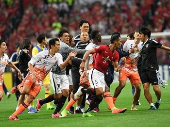 AFCが済州に下した処分を検証する。日韓サッカー騒動史に新たな視点を。＜Number Web＞ photograph by J.LEAGUE PHOTOS