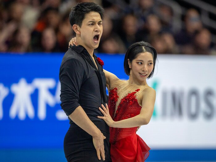 「この人、何やってんだろう（笑）」三浦璃来も驚いた木原龍一のガッツポーズ…りくりゅう「あなたたち、お葬式みたいね」から“涙の世界一”に返り咲くまで＜Number Web＞ photograph by Getty Images