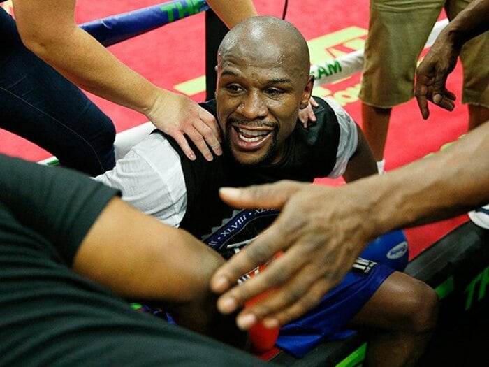 メイウェザー、49戦目の“最終戦”。勝敗よりも勝ち方、そして「その後」。＜Number Web＞ photograph by AFLO