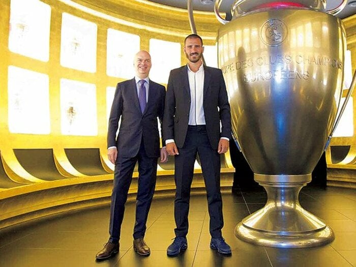 廃品回収クラブから脱却。新生ミランが台風の目に。～チェルシーやPSG以上の初速で選手を絶賛獲得中～＜Number Web＞ photograph by AFLO