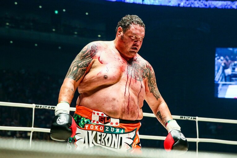 後頭部から激しく出血した曙　©RIZIN FF Susumu Nagao