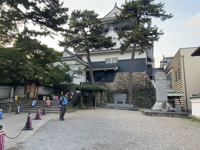 3日ぶりの晴天の中、岡崎城へ（小野田治矢さん提供）