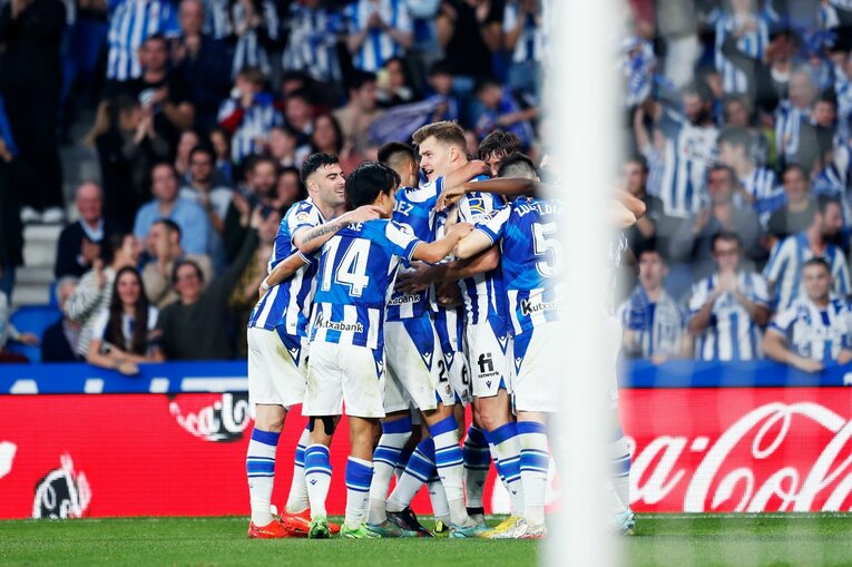 「TAKE 14」ユニ少年の期待に応えて…前髪イメチェン久保建英のW杯後ソシエダ初戦「ゴールへの気迫＋守備」を撮った〈写真多数〉(31)