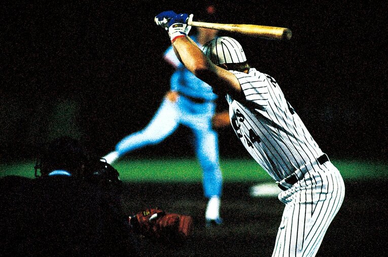 ランディ・バース／1954年3月13日生、米オクラホマ州出身。'77年にツインズでデビューし、メジャー通算9本塁打。'83年に阪神に入団し、'85年から2年連続三冠王。'86年の打率.389はプロ野球記録。'88年途中に退団し、この年限りで引退。阪神通算打率.337、202本塁打、486打点、743安打　©Bungeishunju