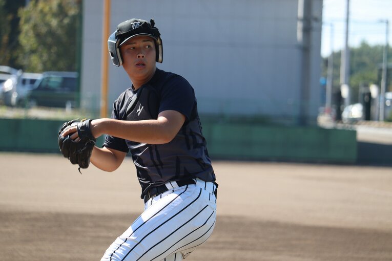 国体に向けた練習では、交代で打撃投手も務めた　©Yuki Kashimoto