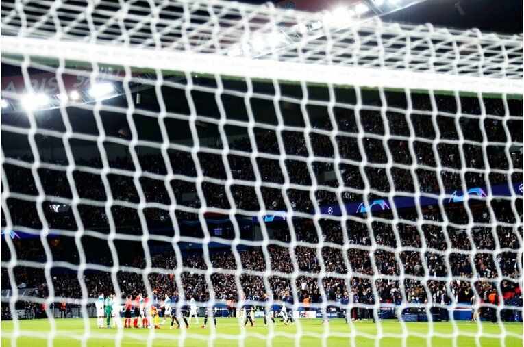 「PSGメッシ」の初得点と“FKの壁で寝転び”、ネイマールとの友情を撮った… 18歳のバルサ新10番ファティも復活〈激写〉(22)