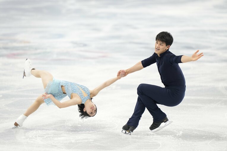 北京五輪でのりくりゅうペアの演技　©JMPA