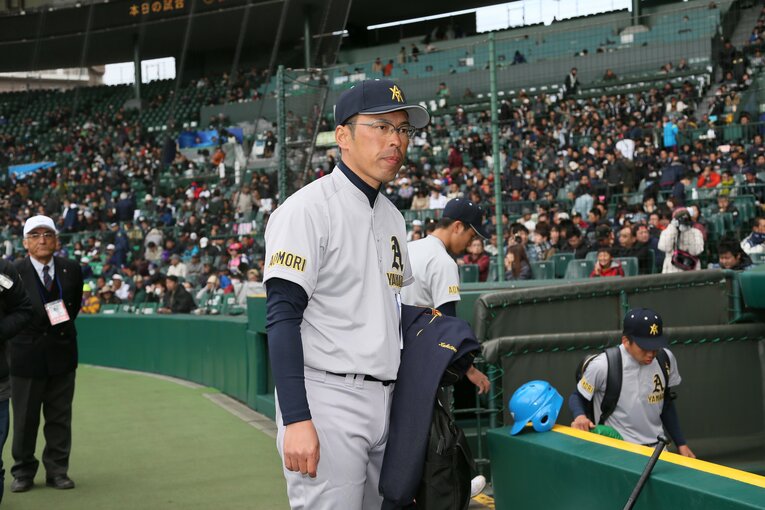 青森山田・兜森監督の2016年センバツ出場時　©Ryuki Matsuhashi