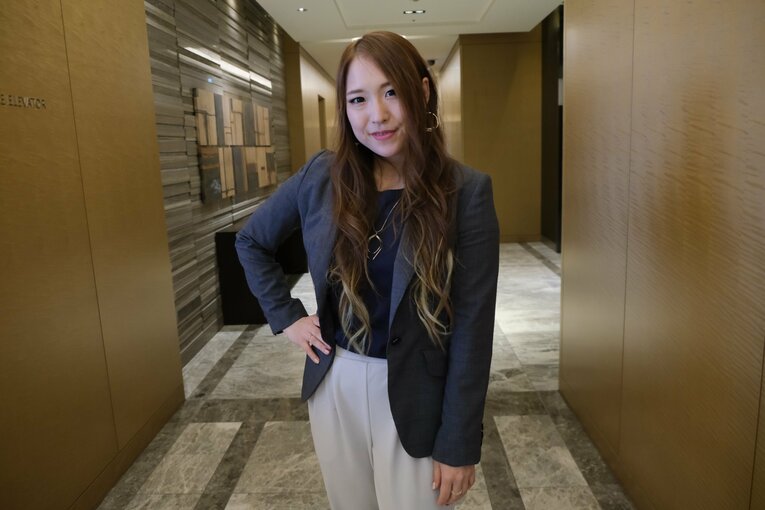 日本から旅立つ直前、慣れ親しんだオフィスでインタビュー　©Norihiro Hashimoto