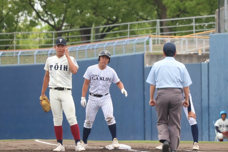 履正社、大阪桐蔭を連続撃破して喜ぶ大阪学院大高ナイン　©Fumi Sawai