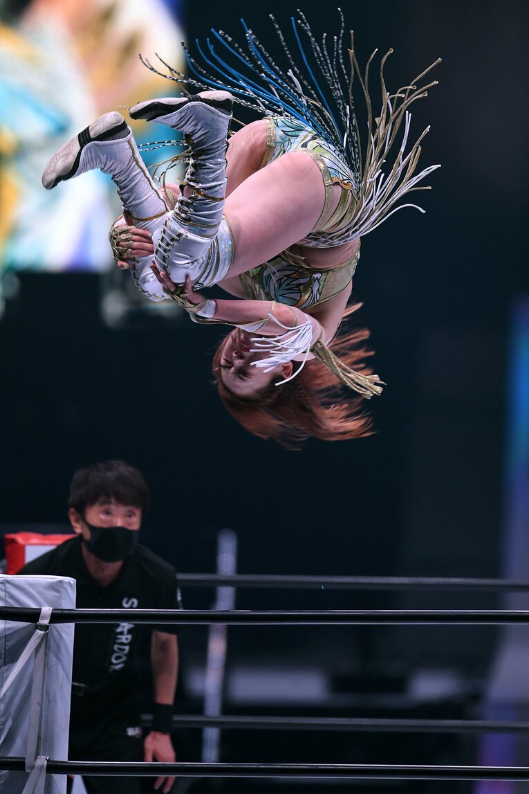 上谷沙弥のフェニックス・スプラッシュ