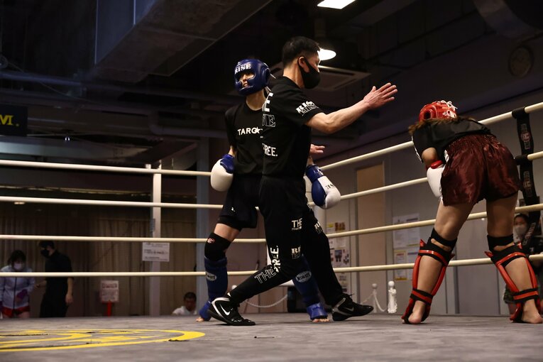 1月22日のアマチュア大会『RISE Nova』。宮原華音は開始15秒、ミドルキックでKO勝ち　©RISE