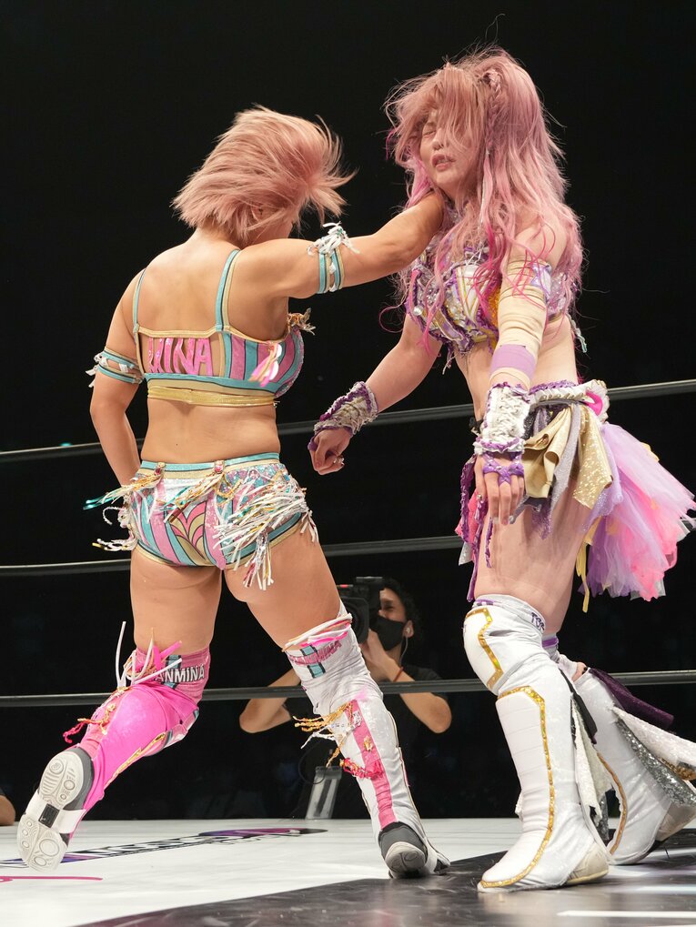 白川未奈vs中野たむ　©Essei Hara