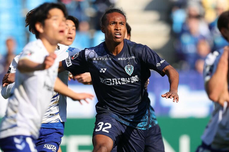 U-21日本代表に初選出されたアビスパ福岡のFWサニブラウン・ハナン。兄は3度の日本選手権100m制覇の経験を持つサニブラウン・ハキーム ／ photograph by J.LEAGUE