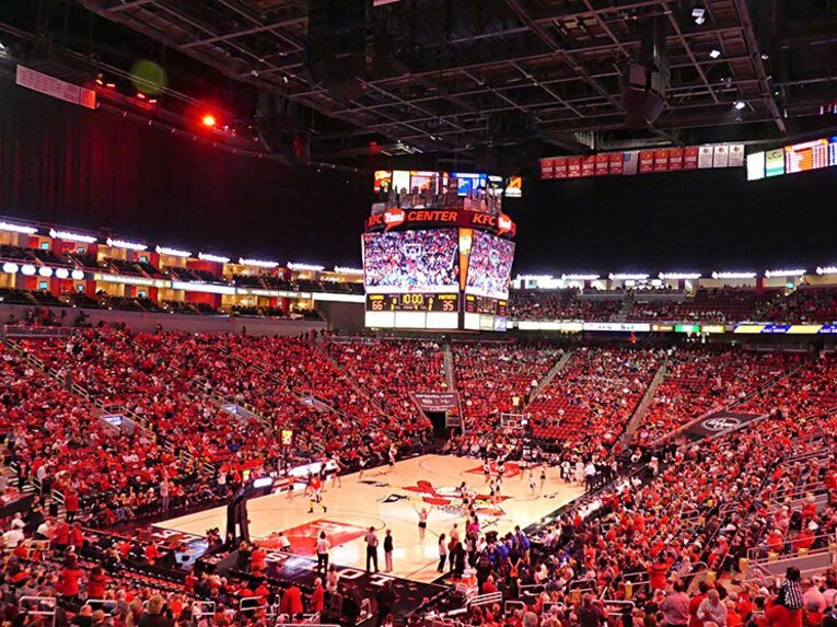 米バスケ名門大で注目の今野紀花。語学の壁を越え、その先の領域へ。(2)