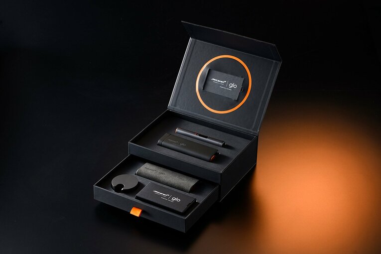 本エディションのために設計された、特別仕様のパッケージデザイン