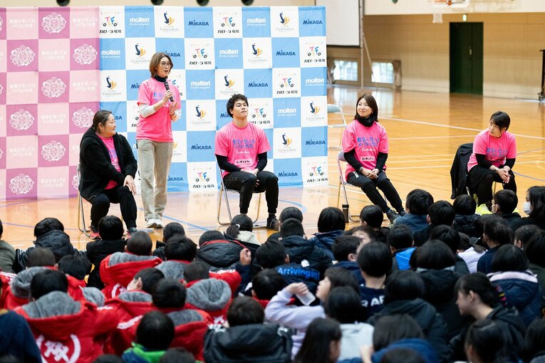 HEROsアスリートも複数参加。着席左から髙山樹里さん、吉田冬優さん、竹村幸さん、小川和紗選手