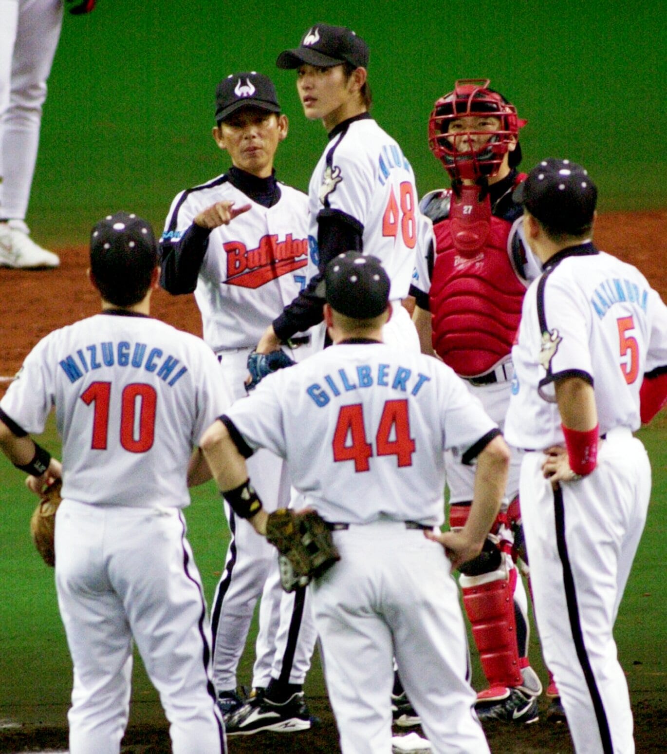 近鉄の投手コーチだった小林繁さん（後方左）の言葉は今も忘れられない　©JIJI PRESS