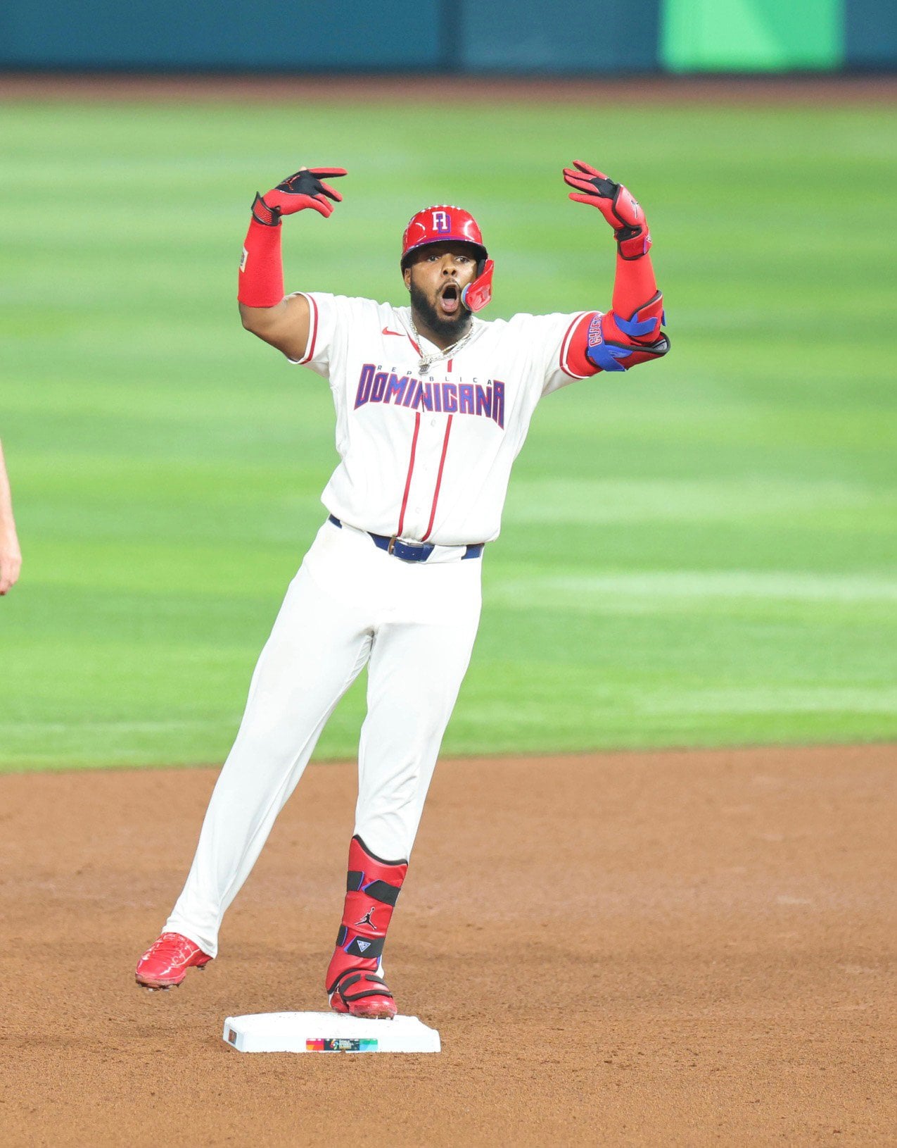WBC準決勝で二塁打を放ち、チームを鼓舞したウラジミール・ゲレロ　©AFLO