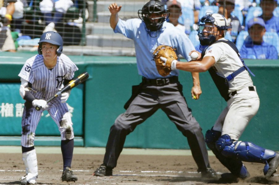 フルスイング主義は誤解されてる？常葉大菊川の超攻撃野球の本質。＜Number Web＞ photograph by Kyodo News