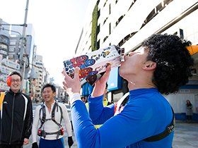 おそるおそるの「日本酒エイド」。渇きを癒してくれました。