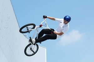 【前編を読む】若者たちに不人気な「スポーツ観戦」…東京五輪で若年層の視聴率は伸びた？ プロ野球中継のメイン視聴者は“75歳以上”説も…