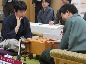 「感想戦…まるで親友」藤井聡太も永瀬拓矢も「名刺交換してくれた!」“神対応”の高見泰地も…名人戦・棋士の素顔にマンガ家が感動した理由