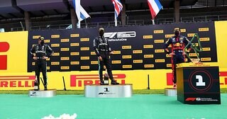 フリーでトップのレッドブル・ホンダ。なぜ決勝でメルセデスの後塵を!?