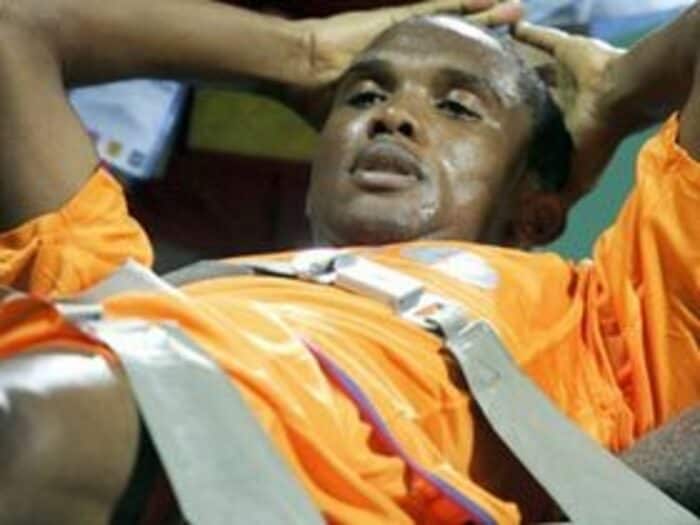 エトーの離脱で空いたサイドの穴。＜Number Web＞ photograph by AFLO