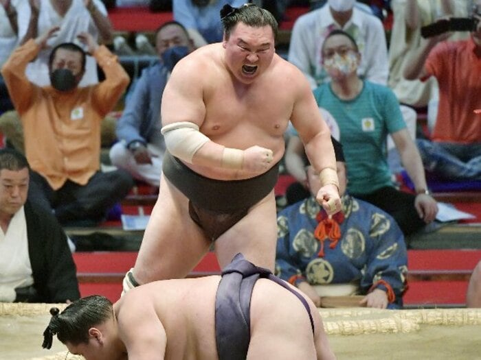 “ご意見番”武蔵丸の苦言「白鵬よ、右ヒジで顔面を狙うのはいけない」「正代戦も元横綱の僕としては許せなかった」＜Number Web＞ photograph by KYODO