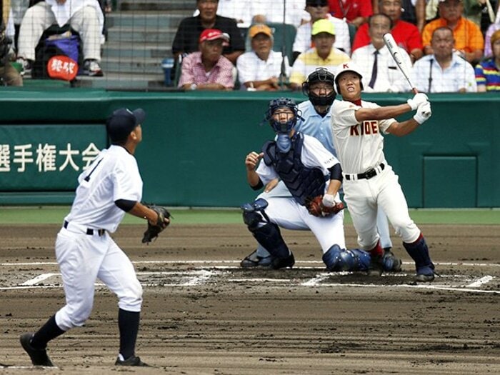 捕手目線で見た、夏の甲子園開幕戦。いい捕手の条件と、投手のプライド。<Number Web> photograph by Kyodo News
