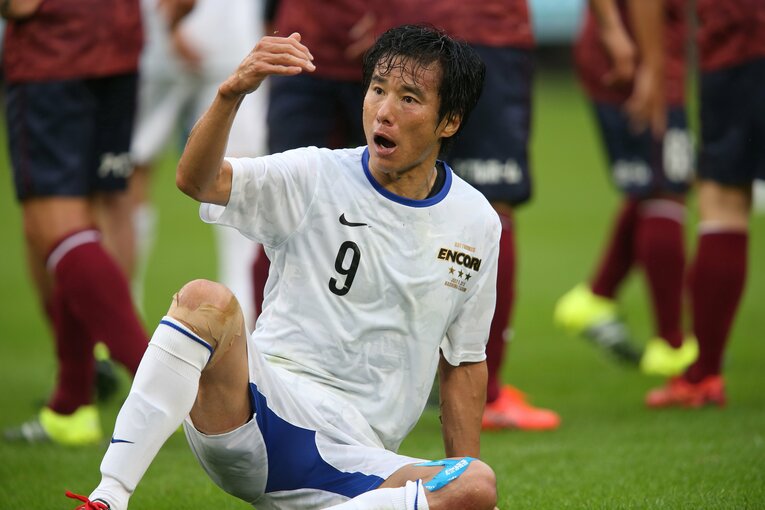 カシマサッカースタジアムで行われた「中田浩二 柳沢敦 新井場徹 合同引退試合」で　©Kiichi Matsumoto