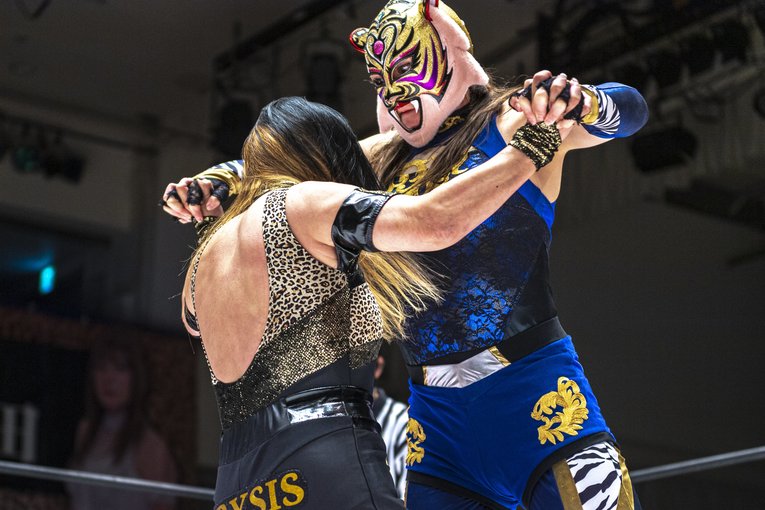 タイガー・クイーンと師匠でもあるジャガー横田の直接対決